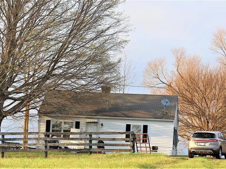 8614 W Highway 42 — Photo 1