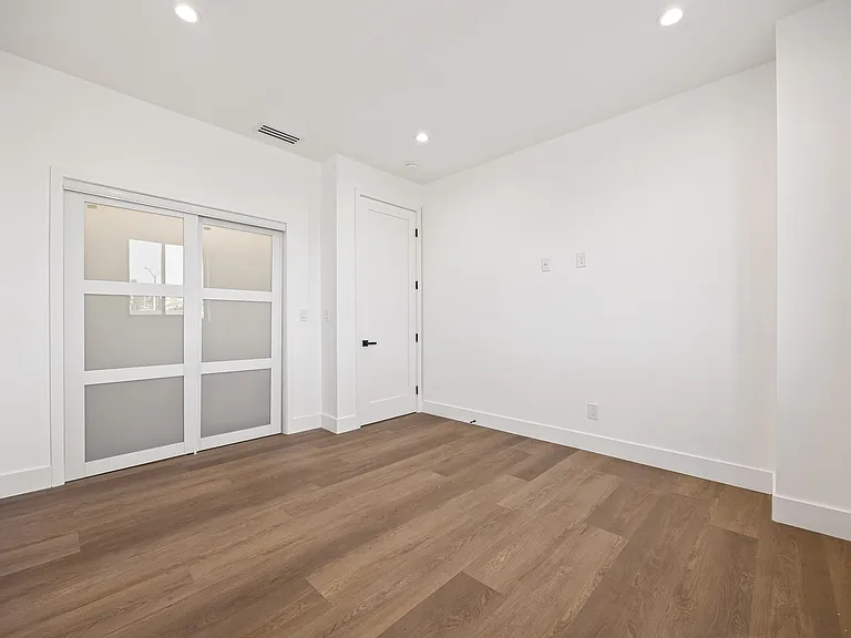 212 W 64th St #B — Photo 44