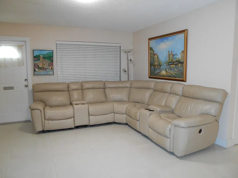 38 Leisure Blvd — Photo 10