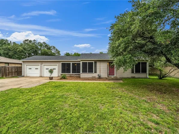 1414 E 29th St, Bryan, TX 77802