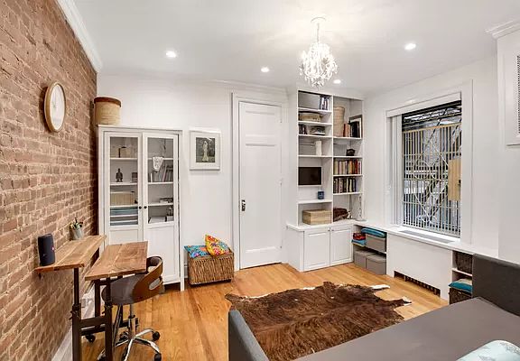 2nd image of 622 W 114th St #B2