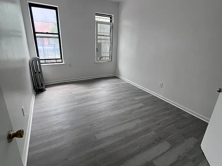 2387 Morris Ave #A2 — Photo 2