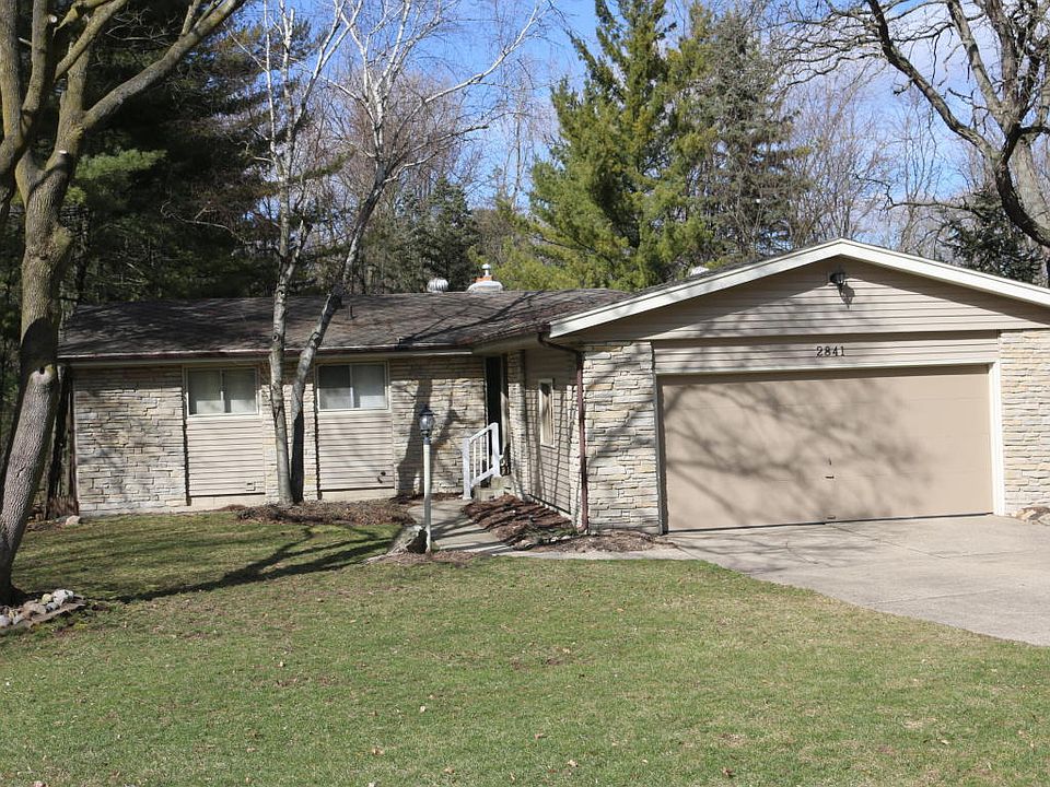 1st image of 2841 Hollis Dr NE