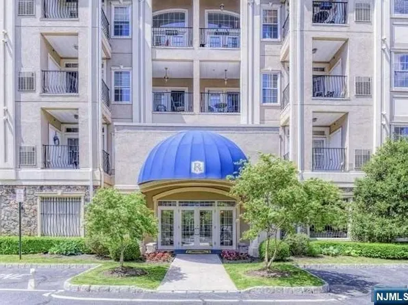 9308 Ravenscroft Rd #268, Clifton, NJ 07013