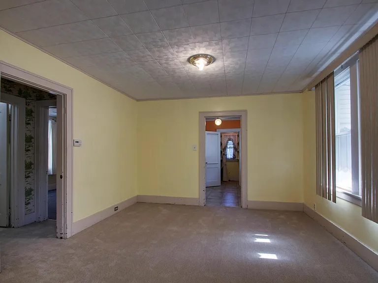2431 Elm St — Photo 9