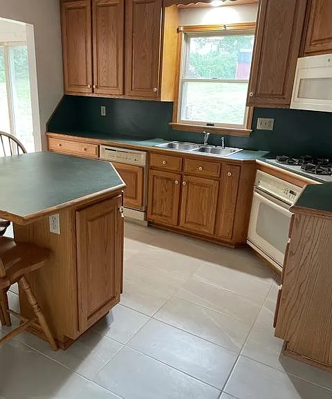 12188 Susquehanna Trl S — Photo 2
