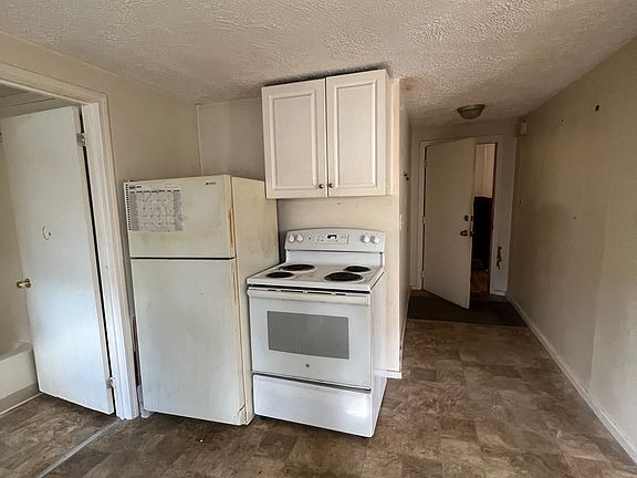 2nd image of 30 Washington Ave APT 1