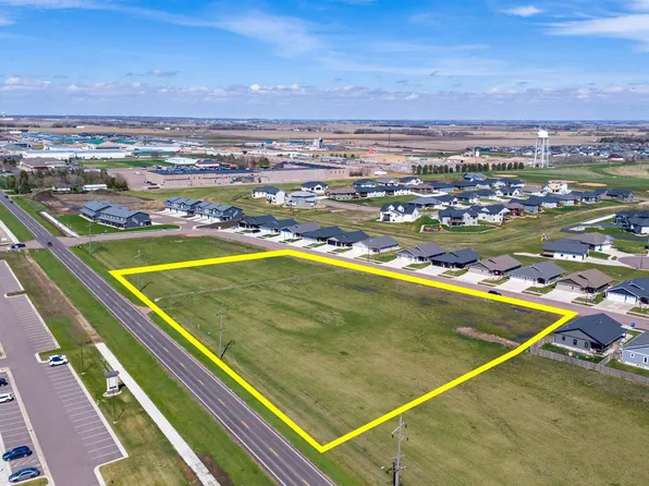 235 Devitt Dr #237, Harrisburg, SD 57032