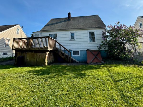 67 Harvey St, Bridgeport, CT 06610