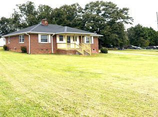 1591 Old Furnace Rd, Boiling Springs, SC 29316