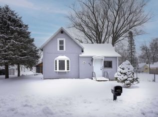 412 Lyon St, New London, WI 54961