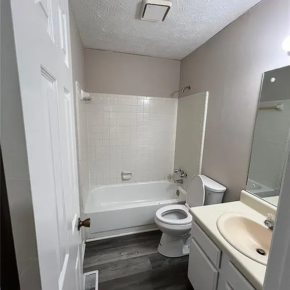 685 Redland Dr — Photo 14