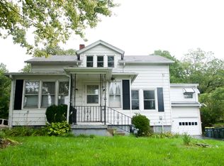 307 Elgin Ave, Dundee, IL 60118