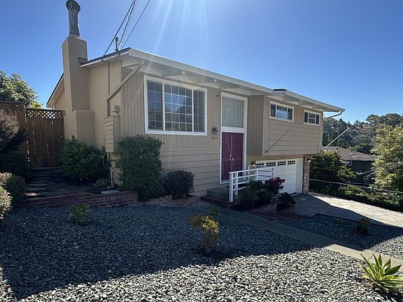 3rd image of 2350 Rosewood Dr