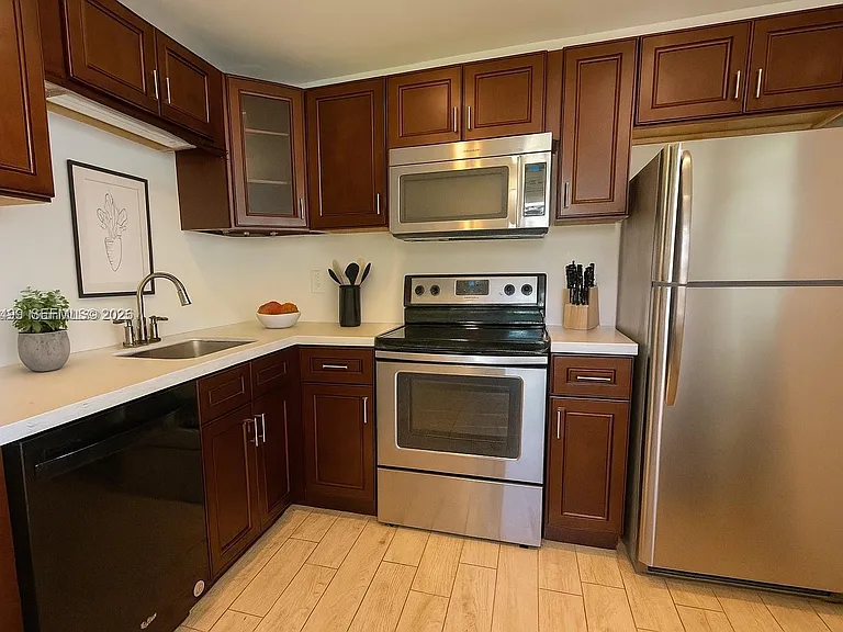 1044 S Independence Dr #1044I — Photo 3