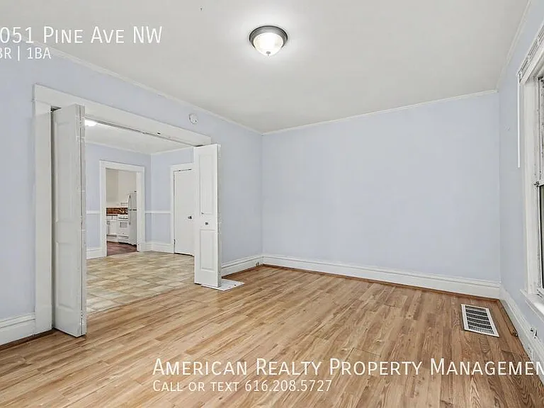1051 Pine Ave NW — Photo 8