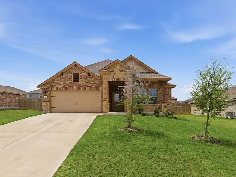 1310 Prospector Trl — Photo 1