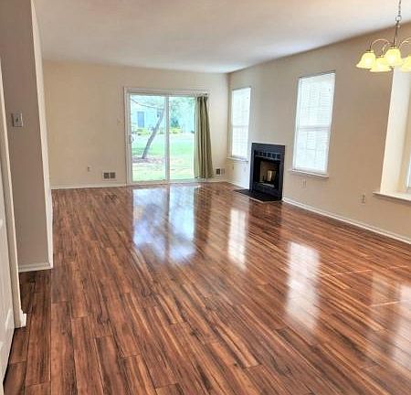 5th image of 145 Picadilly Pl #145