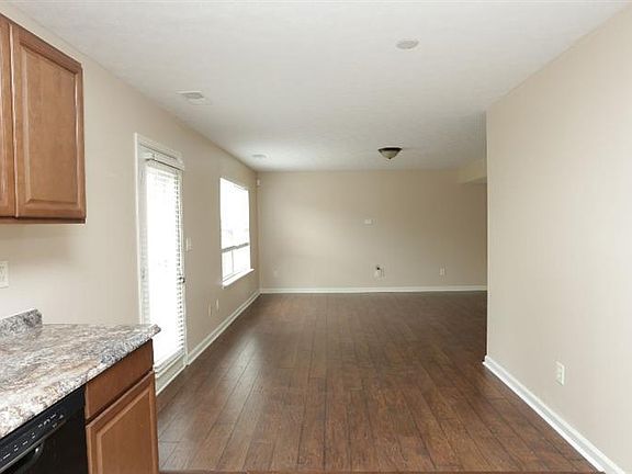 5th image of 1889 Lost Trail Ln