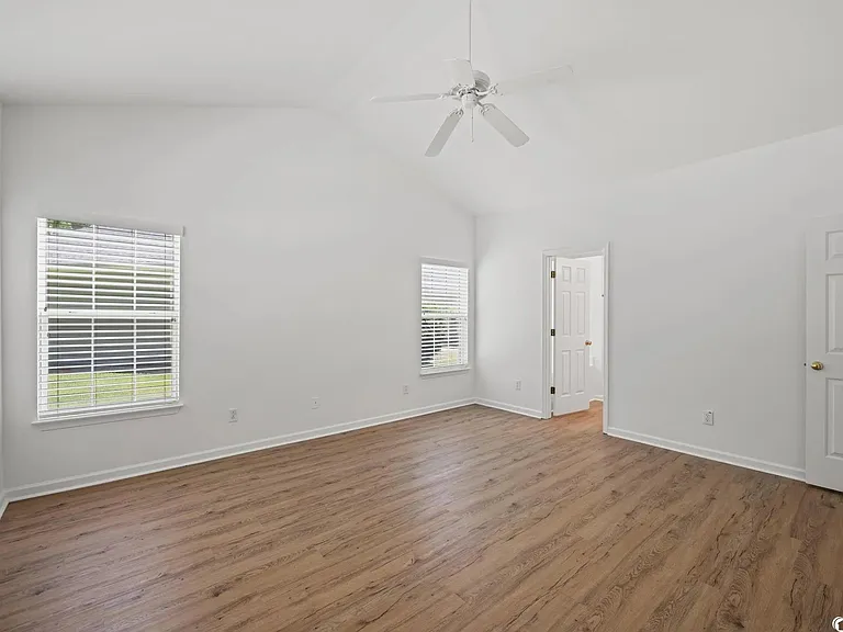 409 Oxner Ct — Photo 15