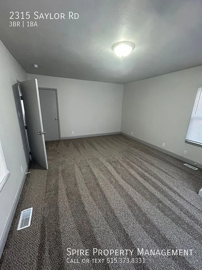 Newly Remodeled Home with Central Air -- Income based housing! — Photo 3