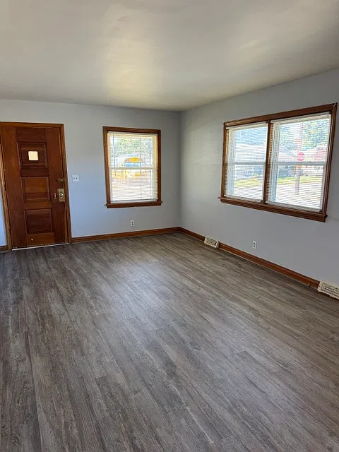 3 bed, 1150 sqft, $1,200 — Photo 2