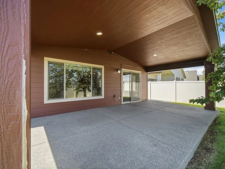 20119 E Glenbrook Ave — Photo 38