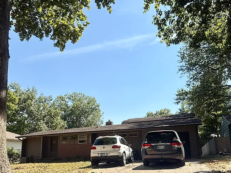 503 Hessel Blvd — Photo 2