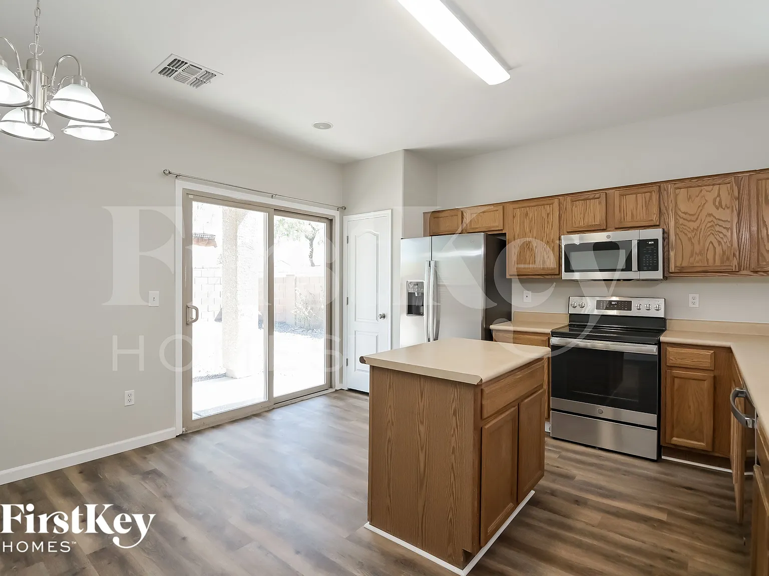 3 bed, 2.0 bath, 1589 sqft, $1,840 — Photo 4