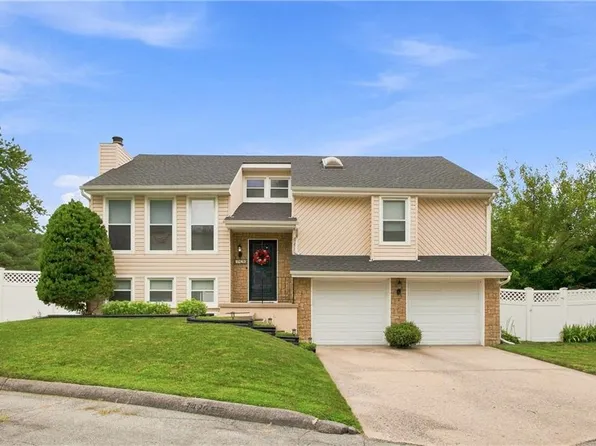 7426 Santa Fe Dr, Overland Park, KS 66204