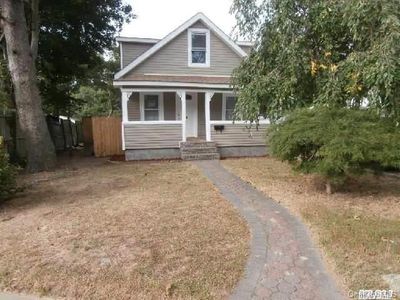 11 E Delisle Avenue, Freeport, NY, 11520