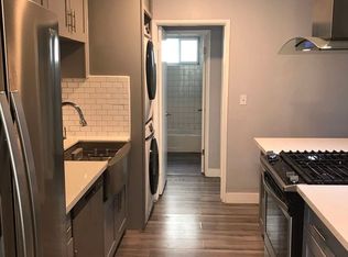 Available now! Home Sweet Home! Large & Bright 1 bed/1 bath for Lease Long Beach, CA, Long Beach, CA 90802