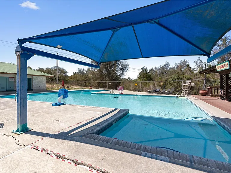 312 Country Club Dr — Photo 37