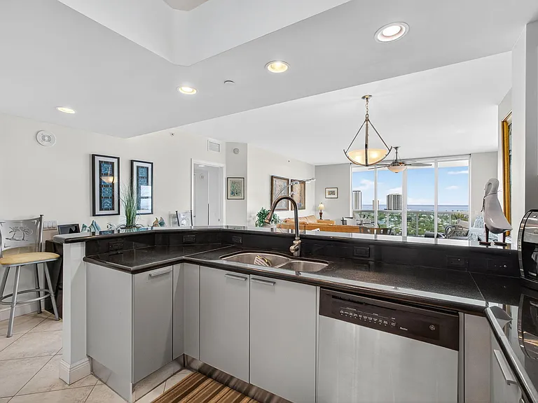 2640 Lake Shore Dr #1716 — Photo 5