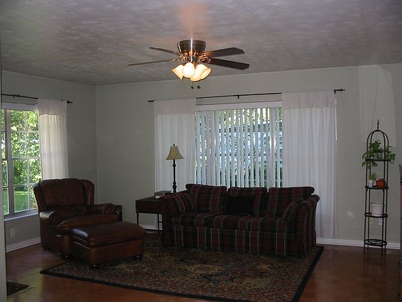 2nd image of 207 Linda Ave
