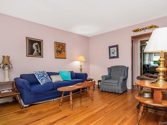 3rd image of 4 Barnstable Road