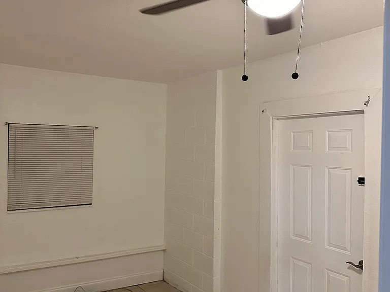 809 Dundas Ct — Photo 7