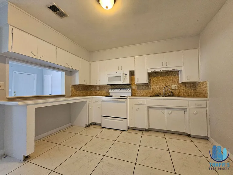2721 Doyle Cir — Photo 8