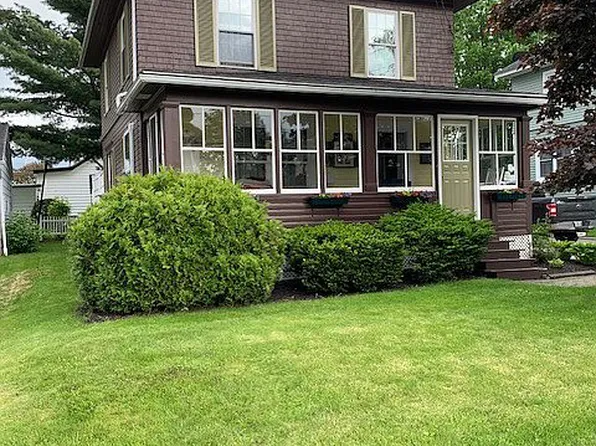 130 Fraser Ave, Madawaska, ME 04756