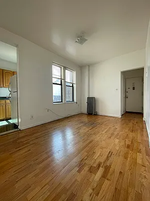 Rented by Compass | media 21