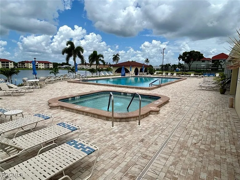11110 Caravel Cir #201 — Photo 9