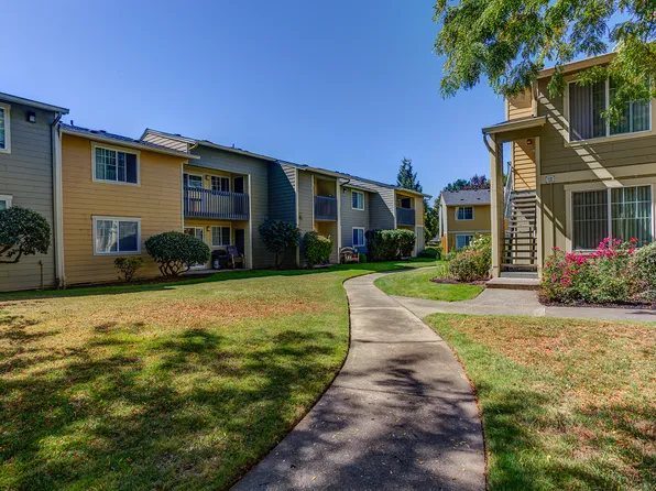 Commons at Hawthorn Village Apartments