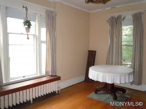 5th image of 615 E Gansevoort St