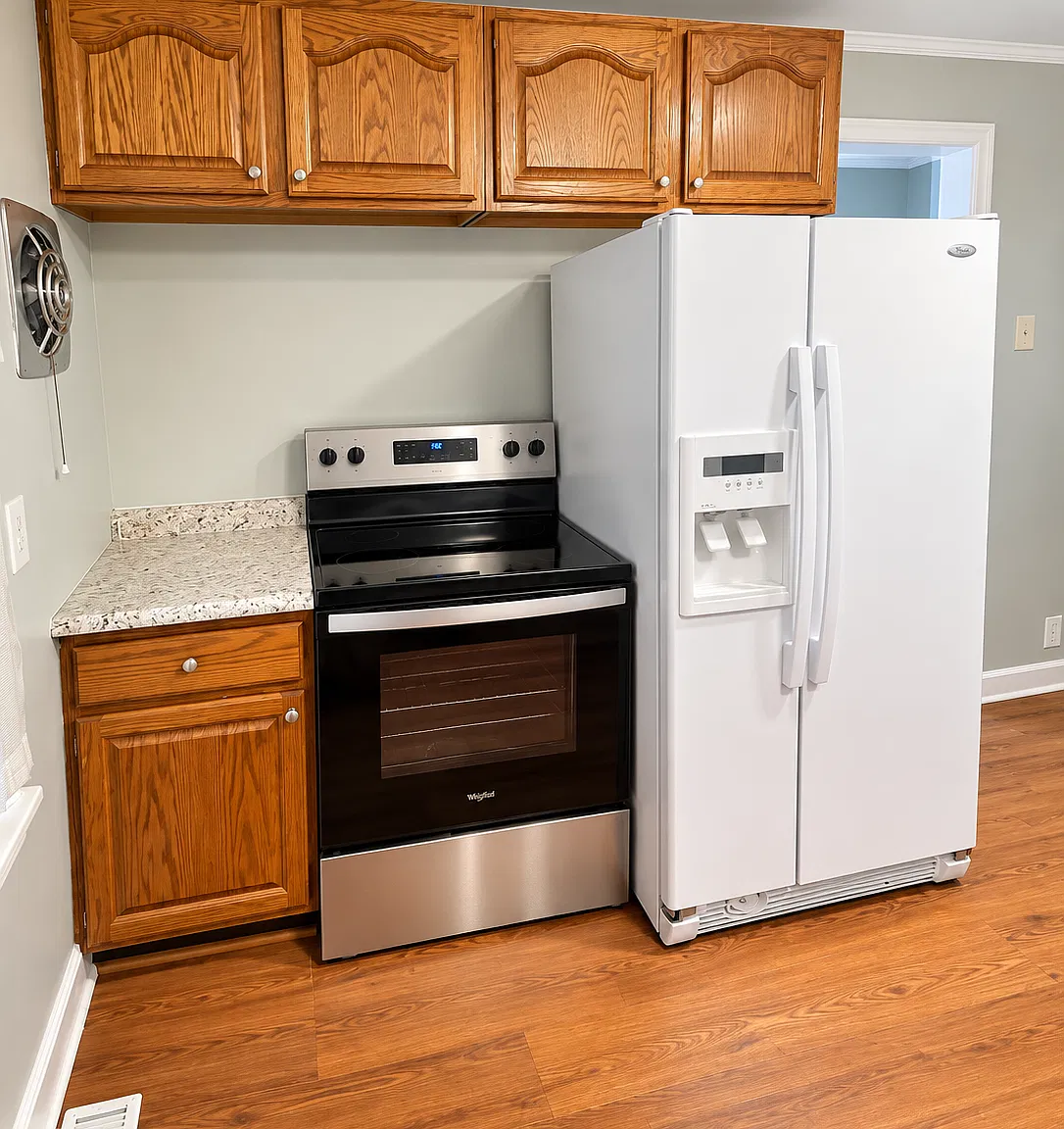 3 bed, 1000 sqft, $1,895 — Photo 3