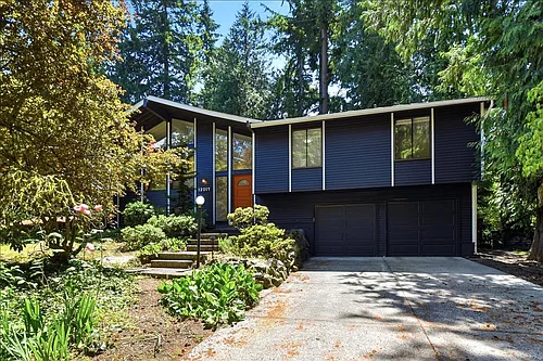 12017 NE 68th Pl Photo 1