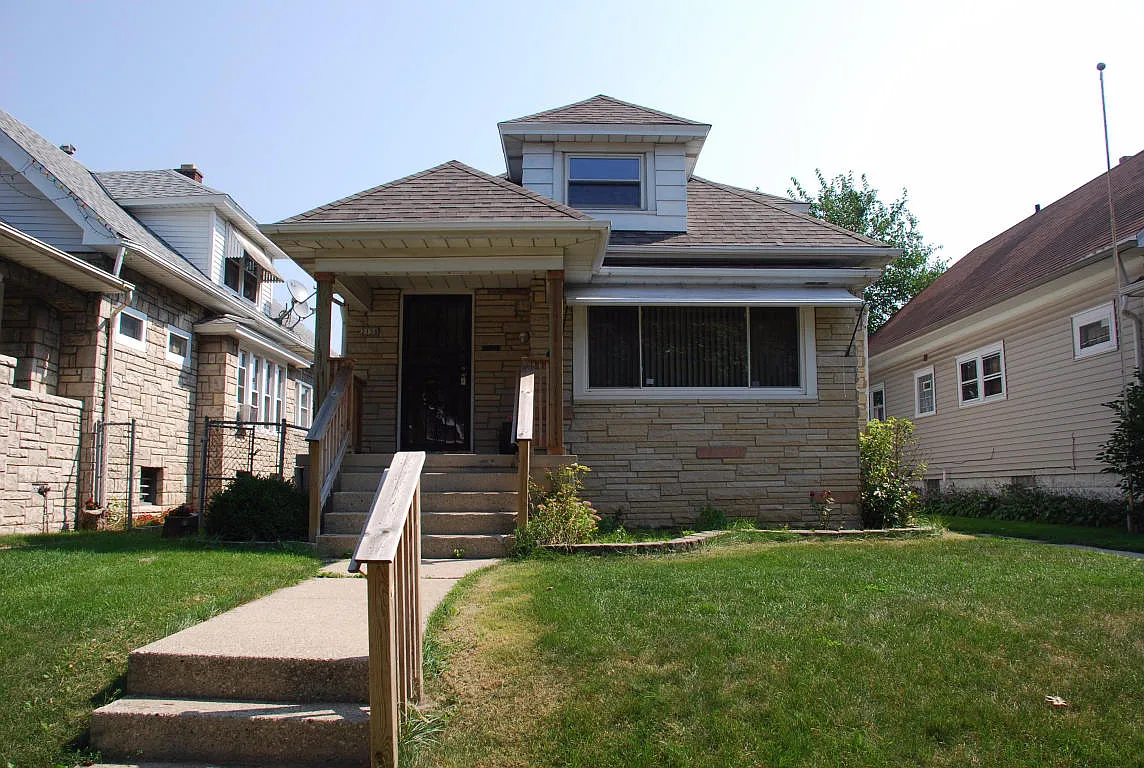 2158 S 36th St photo 1