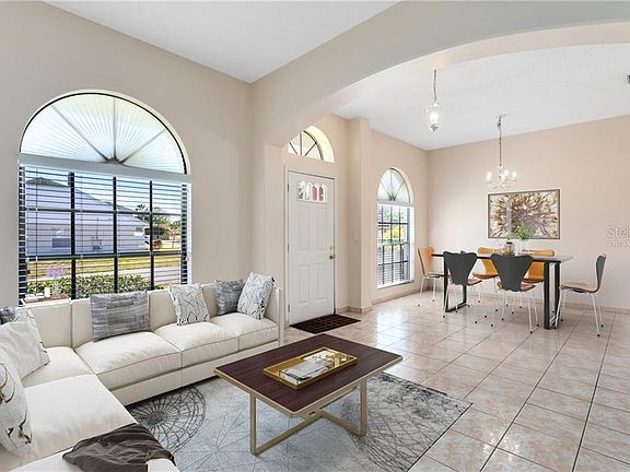 2nd image of 10745 Oak Glen Cir