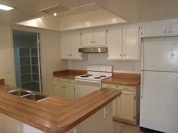 4th image of 956 S 21st St