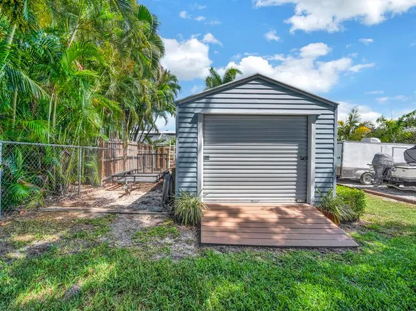 4695 SE Decker Lane, Stuart, FL 34997