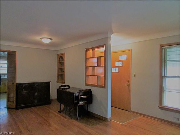 4th image of 7580 Selwick Dr